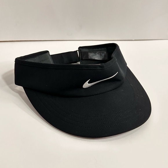 🏌️ Nike Golf Visor - Black/White 🏌️ - Picture 1 of 6